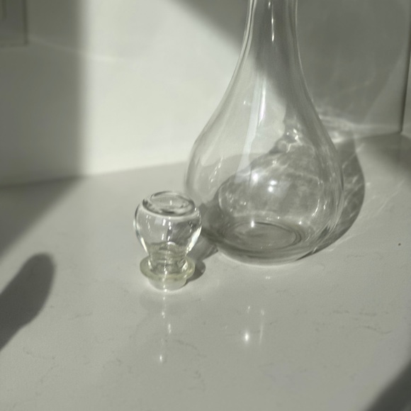 Itlian Clear Glass Vase Bottle Wine Decanter with Stopper - Picture 4 of 6
